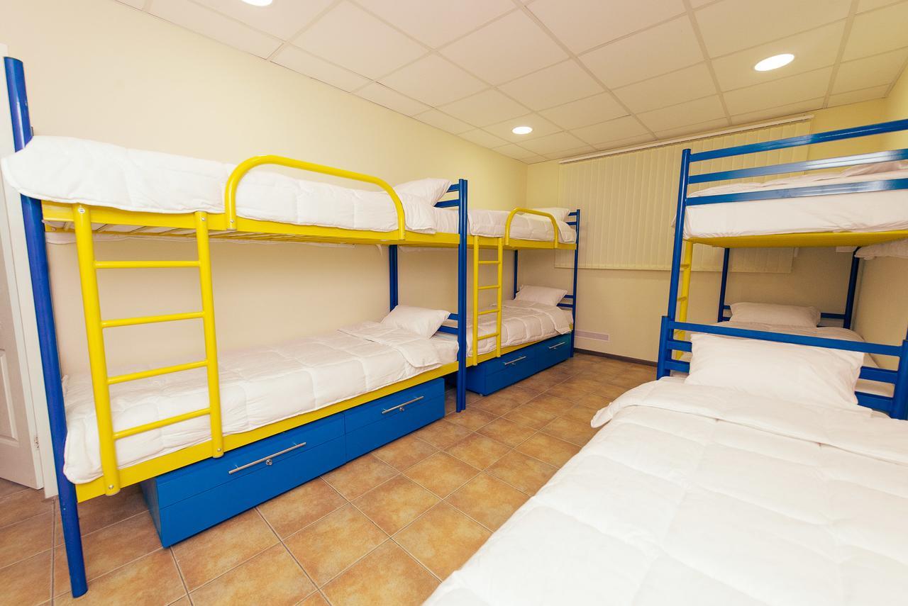 Tenistiy Hostel Одеса Екстериор снимка