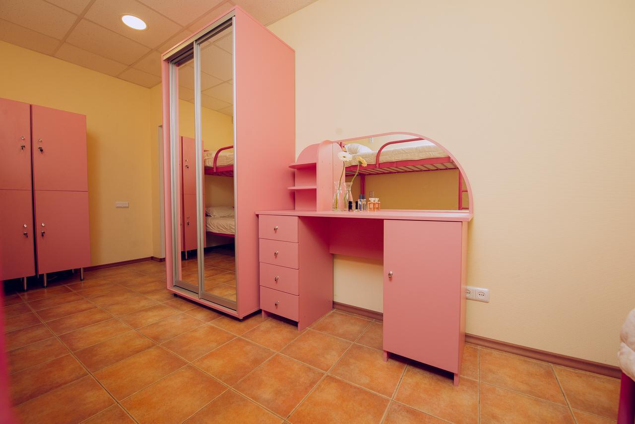 Tenistiy Hostel Одеса Екстериор снимка